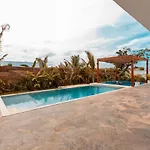 Villa Aura