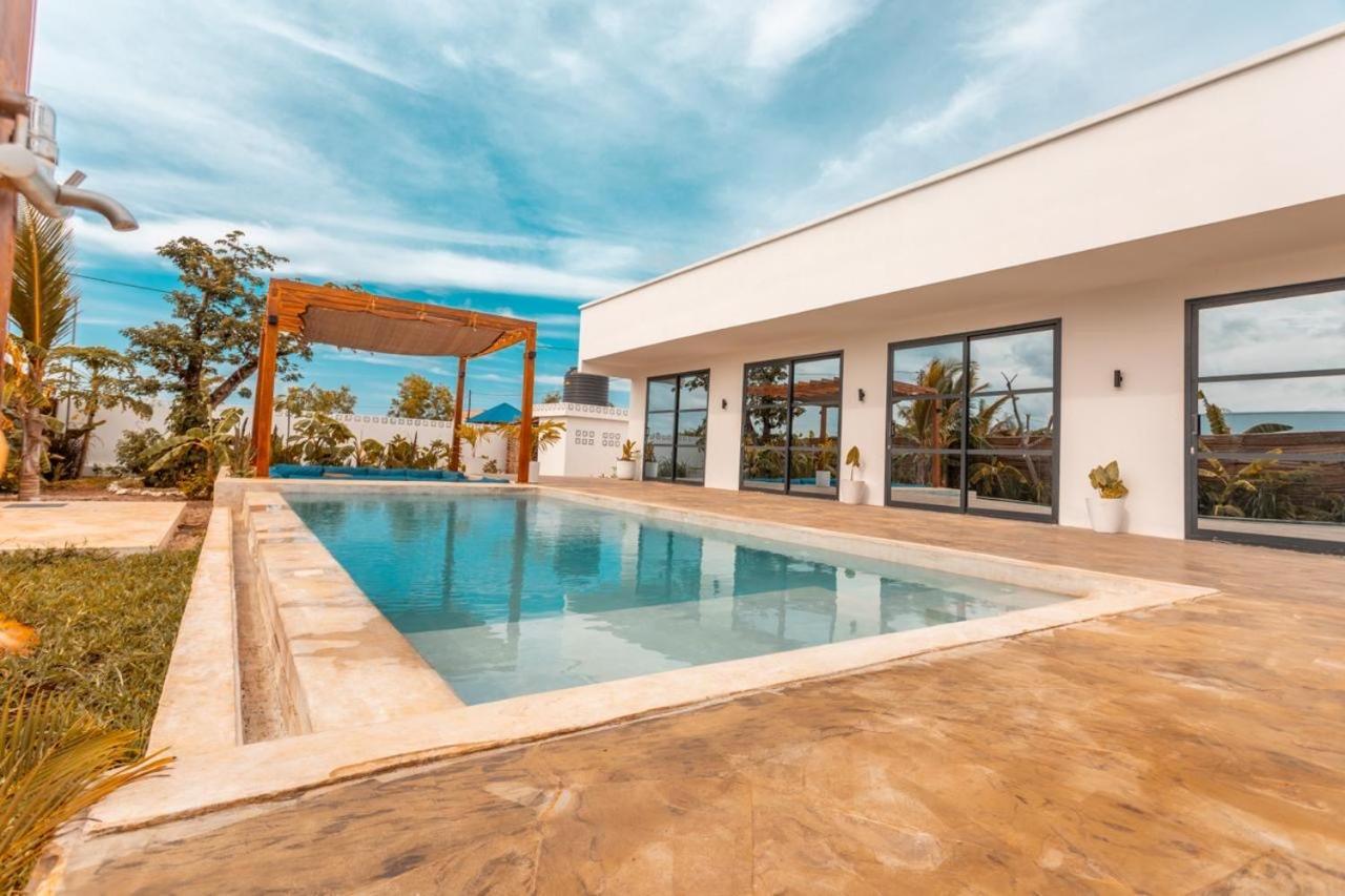 Aura Villa Paje